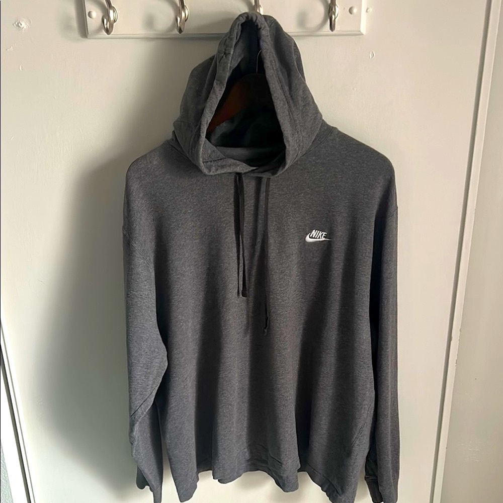 Nike Men’s Unisex Gray Long Sleeve Athletic Sweatshirt Tee With Hoodie